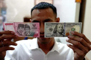 Rupiah Melemah ke Rp17.962, Tertekan Oleh Dolar AS Global